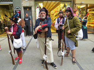 IX Festa Reviu els Setges Napole&ograve;nics de Girona. Desfilada pels carrers del Barri Vell