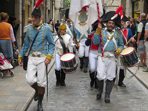 IX Festa Reviu els Setges Napole&ograve;nics de Girona. Desfilada pels carrers del Barri Vell