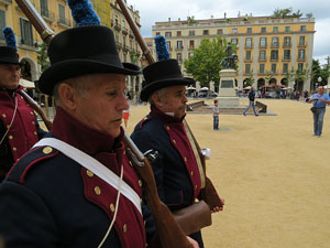 IX Festa Reviu els Setges Napole&ograve;nics de Girona. Presentaci&oacute; a la pla&ccedil;a de la Independ&egrave;ncia