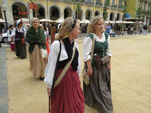 IX Festa Reviu els Setges Napole&ograve;nics de Girona. Presentaci&oacute; a la pla&ccedil;a de la Independ&egrave;ncia