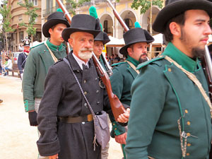 IX Festa Reviu els Setges Napole&ograve;nics de Girona. Presentaci&oacute; a la pla&ccedil;a de la Independ&egrave;ncia
