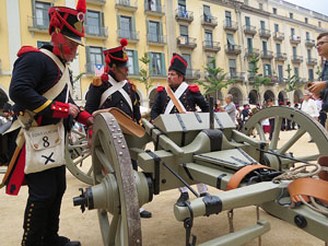 IX Festa Reviu els Setges Napole&ograve;nics de Girona. Presentaci&oacute; a la pla&ccedil;a de la Independ&egrave;ncia