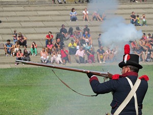 IX Festa Reviu els Setges Napole&ograve;nics de Girona. Recreaci&oacute; d'una batalla al parc de les Ribes del Ter