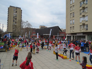 V Jornada de l'Esport Femen&iacute; 2017 a la pla&ccedil;a Salvador Espriu, la de Francesc Calvet i Rubalcaba, i el riu Onyar
