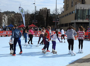V Jornada de l'Esport Femen&iacute; 2017 a la pla&ccedil;a Salvador Espriu, la de Francesc Calvet i Rubalcaba, i el riu Onyar