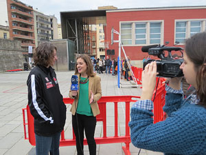 V Jornada de l'Esport Femen&iacute; 2017 a la pla&ccedil;a Salvador Espriu, la de Francesc Calvet i Rubalcaba, i el riu Onyar