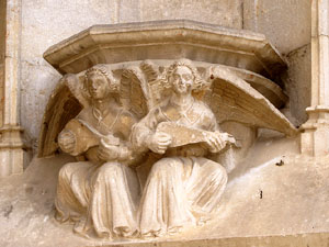Les m&egrave;nsules de la porta dels Ap&ograve;stols