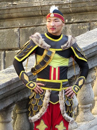 Artistes del Circ de Nadal de Girona, a les escales de la Catedral