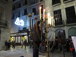 Nadal 2016. Encesa de les llums de Hanukk&agrave; a la pla&ccedil;a del Vi