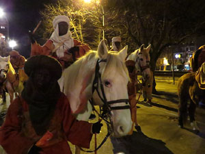 La Cavalcada de Reis 2017. Desfilada pels carrers de la ciutat, fins la pla&ccedil;a del Vi