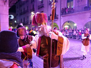 La Cavalcada de Reis 2017. Arribada a la pla&ccedil;a del Vi i rebuda de l'alcaldessa