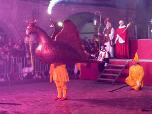 La Cavalcada de Reis 2017. Arribada a la pla&ccedil;a del Vi i rebuda de l'alcaldessa