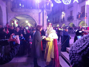 La Cavalcada de Reis 2017. Arribada a la pla&ccedil;a del Vi i rebuda de l'alcaldessa