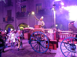 La Cavalcada de Reis 2017. Arribada a la pla&ccedil;a del Vi i rebuda de l'alcaldessa