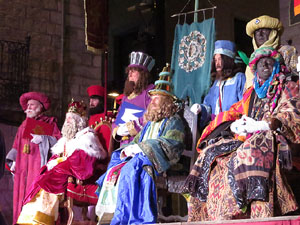 La Cavalcada de Reis 2017. Arribada a la pla&ccedil;a del Vi i rebuda de l'alcaldessa