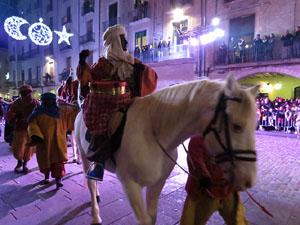 La Cavalcada de Reis 2017. Arribada a la pla&ccedil;a del Vi i rebuda de l'alcaldessa