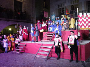 La Cavalcada de Reis 2017. Arribada a la pla&ccedil;a del Vi i rebuda de l'alcaldessa