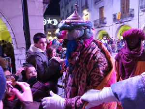 La Cavalcada de Reis 2017. Arribada a la pla&ccedil;a del Vi i rebuda de l'alcaldessa