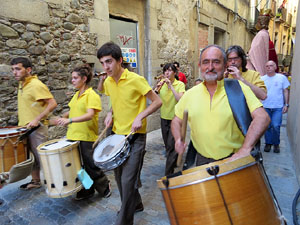 Sant Joan 2016. Arribada de la Flama del Canig&oacute;. La cercavila