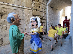 Sant Joan 2016. Arribada de la Flama del Canig&oacute;. La cercavila