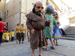 Sant Joan 2016. Arribada de la Flama del Canig&oacute;. La cercavila