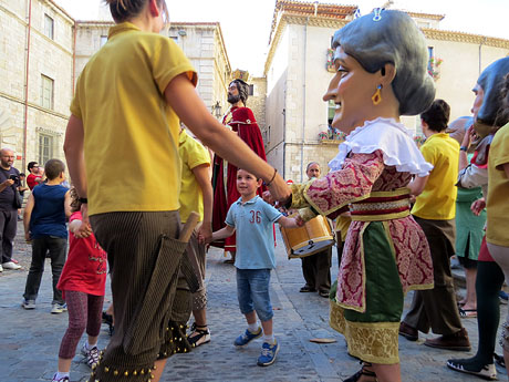 Sant Joan 2016. Arribada de la Flama del Canig&oacute;. La cercavila