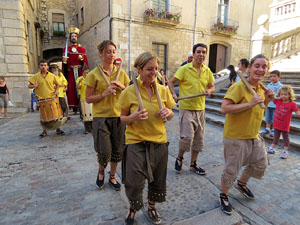 Sant Joan 2016. Arribada de la Flama del Canig&oacute;. La cercavila