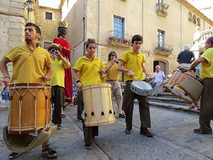 Sant Joan 2016. Arribada de la Flama del Canig&oacute;. La cercavila