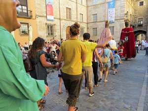 Sant Joan 2016. Arribada de la Flama del Canig&oacute;. La cercavila