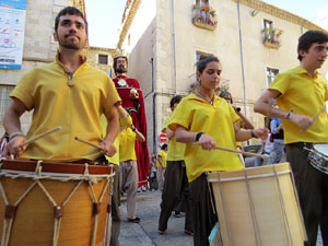Sant Joan 2016. Arribada de la Flama del Canig&oacute;. La cercavila