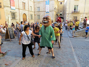 Sant Joan 2016. Arribada de la Flama del Canig&oacute;. La cercavila