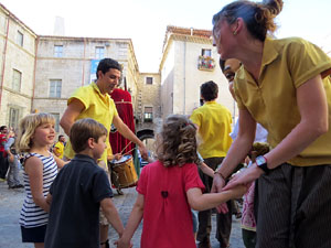 Sant Joan 2016. Arribada de la Flama del Canig&oacute;. La cercavila