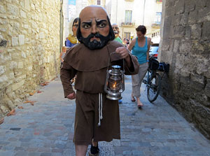 Sant Joan 2016. Arribada de la Flama del Canig&oacute;. La cercavila