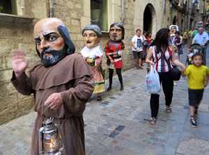 Sant Joan 2016. Arribada de la Flama del Canig&oacute;. La cercavila