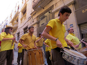Sant Joan 2016. Arribada de la Flama del Canig&oacute;. La cercavila