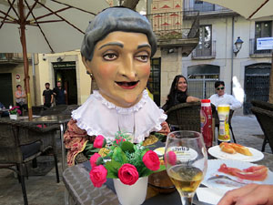 Sant Joan 2016. Arribada de la Flama del Canig&oacute;. La cercavila