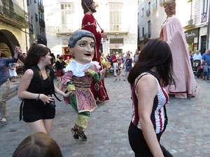 Sant Joan 2016. Arribada de la Flama del Canig&oacute;. Ballada de cloenda a la pla&ccedil;a del Vi