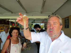 Sant Joan 2016. Tast de productes de revetlla al Mercat del Lle&oacute;
