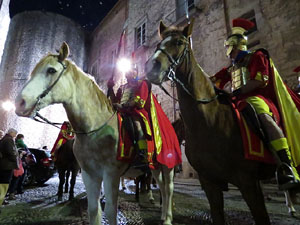 Setmana Santa 2016 a Girona. Sortida dels Manaies per lliurar el Pen&oacute;