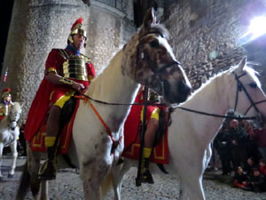 Setmana Santa 2016 a Girona. Sortida dels Manaies per lliurar el Pen&oacute;