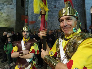 Setmana Santa 2016 a Girona. Sortida dels Manaies per lliurar el Pen&oacute;