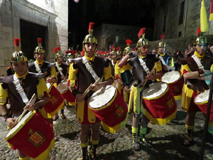 Setmana Santa 2016 a Girona. Sortida dels Manaies per lliurar el Pen&oacute;