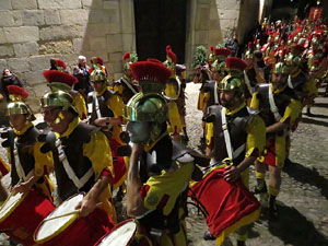 Setmana Santa 2016 a Girona. Sortida dels Manaies per lliurar el Pen&oacute;