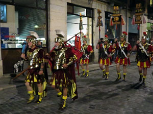Setmana Santa 2016 a Girona. Sortida dels Manaies per lliurar el Pen&oacute;