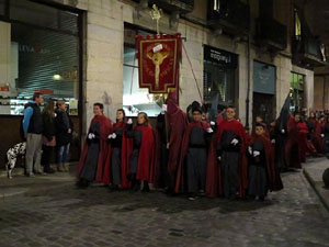 Setmana Santa 2016 a Girona. Sortida dels Manaies per lliurar el Pen&oacute;