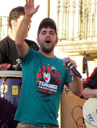 Alguer Miquel en un moment de l'espectacle