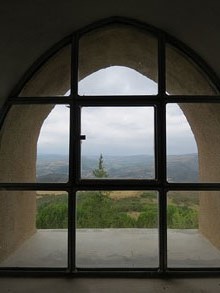 Vista des del passad&iacute;s que comunica les dues torres