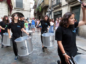 Festival Und&agrave;rius 2016. Cercavila amb els gegants de Santa Eug&egrave;nia de Ter