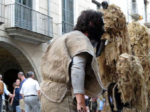Festival Und&agrave;rius 2016. Espectacle de carrer &Oacute;ssos del Pirineu, amb la Companyia Tutatis