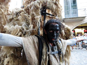 Festival Und&agrave;rius 2016. Espectacle de carrer &Oacute;ssos del Pirineu, amb la Companyia Tutatis